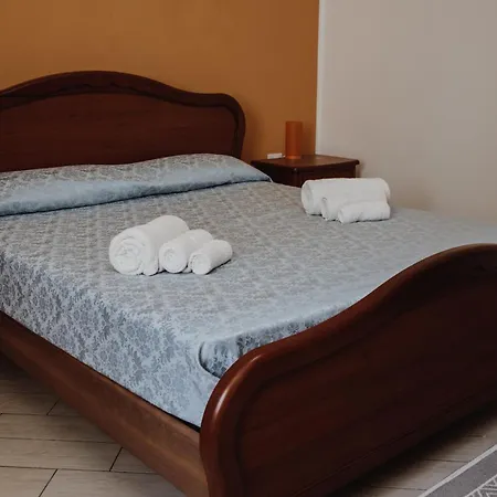 Apartment Railroad-house *