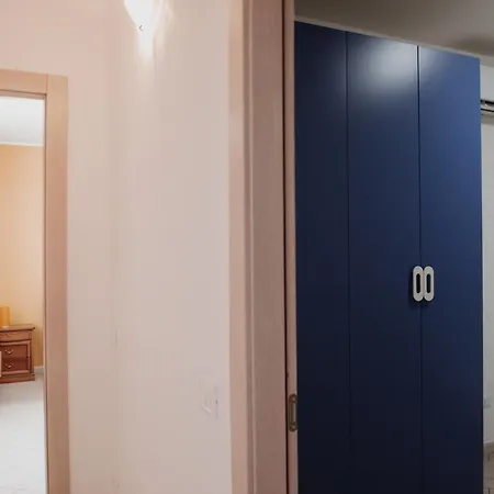 Apartment Railroad-house Patti