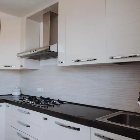 Apartment Railroad-house Patti