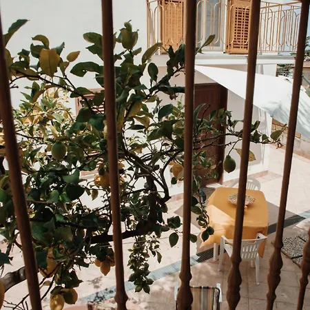 Apartment Railroad-house *